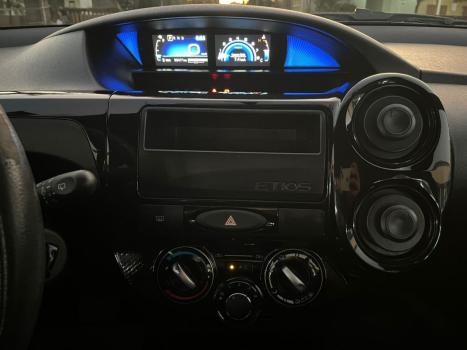 TOYOTA Etios Hatch 1.3 16V 4P FLEX X AUTOMTICO, Foto 10