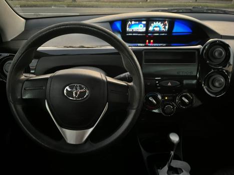 TOYOTA Etios Hatch 1.3 16V 4P FLEX X AUTOMTICO, Foto 16