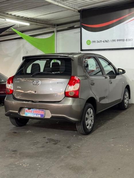 TOYOTA Etios Hatch 1.5 16V 4P FLEX XS AUTOMTICO, Foto 6