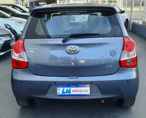 TOYOTA Etios Hatch 1.3 16V 4P FLEX X, Foto 4