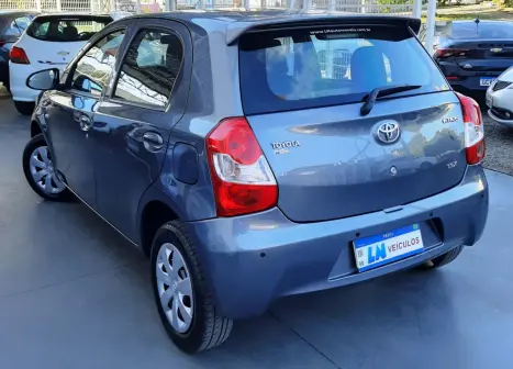 TOYOTA Etios Hatch 1.3 16V 4P FLEX X, Foto 6
