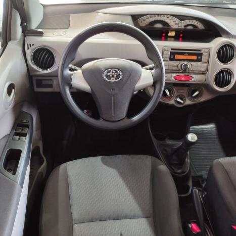 TOYOTA Etios Hatch 1.5 16V 4P FLEX XLS, Foto 4