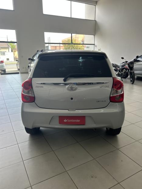 TOYOTA Etios Hatch 1.5 16V 4P FLEX XLS, Foto 2