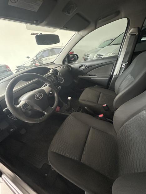 TOYOTA Etios Hatch 1.5 16V 4P FLEX XLS, Foto 3