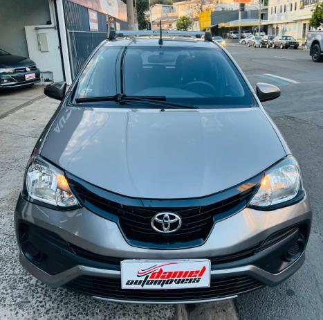 TOYOTA Etios Hatch 1.3 16V 4P FLEX X AUTOMTICO, Foto 3