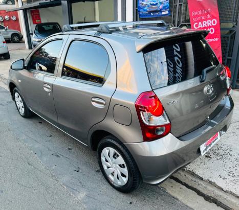 TOYOTA Etios Hatch 1.3 16V 4P FLEX X AUTOMTICO, Foto 4