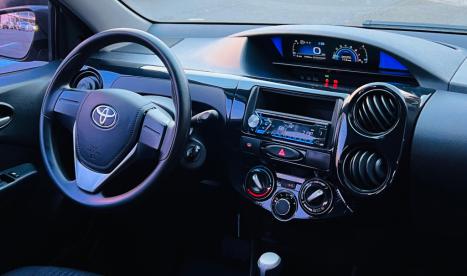 TOYOTA Etios Hatch 1.3 16V 4P FLEX X AUTOMTICO, Foto 10