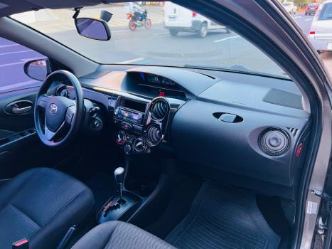 TOYOTA Etios Hatch 1.3 16V 4P FLEX X AUTOMTICO, Foto 11