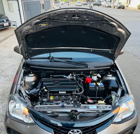TOYOTA Etios Hatch 1.3 16V 4P FLEX X AUTOMTICO, Foto 14