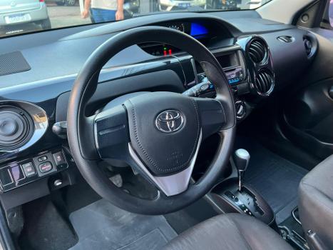 TOYOTA Etios Hatch 1.3 16V 4P FLEX X AUTOMTICO, Foto 8