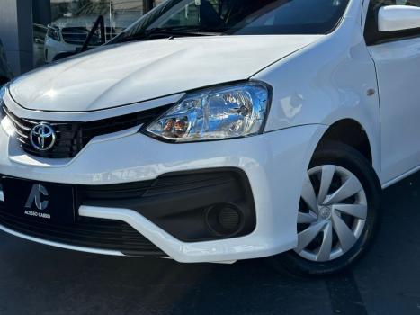 TOYOTA Etios Hatch 1.3 16V 4P FLEX X, Foto 2
