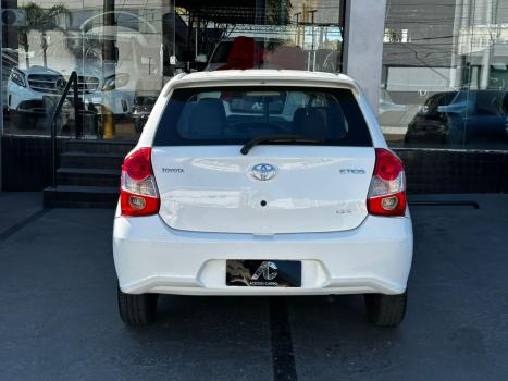 TOYOTA Etios Hatch 1.3 16V 4P FLEX X, Foto 6