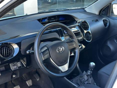 TOYOTA Etios Hatch 1.3 16V 4P FLEX X, Foto 7