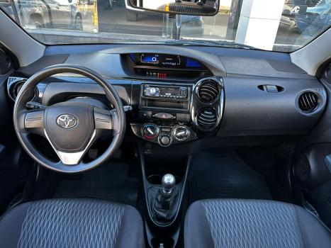 TOYOTA Etios Hatch 1.3 16V 4P FLEX X, Foto 9