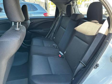 TOYOTA Etios Hatch 1.3 16V 4P FLEX X, Foto 13