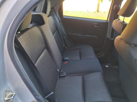 TOYOTA Etios Hatch 1.3 16V 4P FLEX X, Foto 4