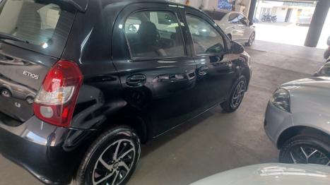 TOYOTA Etios Hatch 1.3 16V 4P FLEX X AUTOMTICO, Foto 2