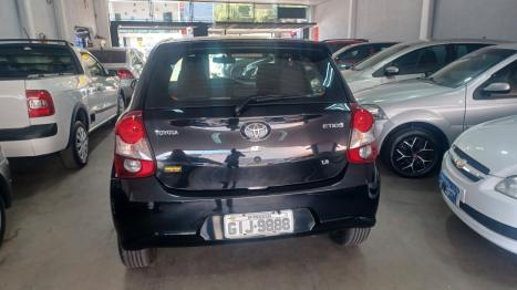 TOYOTA Etios Hatch 1.3 16V 4P FLEX X AUTOMTICO, Foto 3
