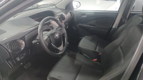 TOYOTA Etios Hatch 1.3 16V 4P FLEX X AUTOMTICO, Foto 4