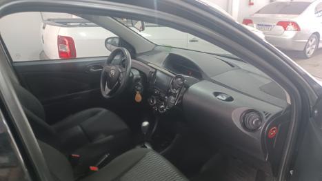 TOYOTA Etios Hatch 1.3 16V 4P FLEX X AUTOMTICO, Foto 5
