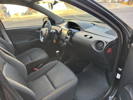 TOYOTA Etios Hatch 1.3 16V 4P FLEX X AUTOMTICO, Foto 11