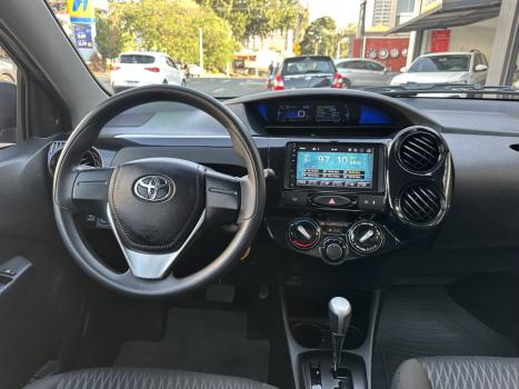 TOYOTA Etios Hatch 1.3 16V 4P FLEX X AUTOMTICO, Foto 10