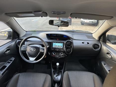 TOYOTA Etios Hatch 1.3 16V 4P FLEX X AUTOMTICO, Foto 8
