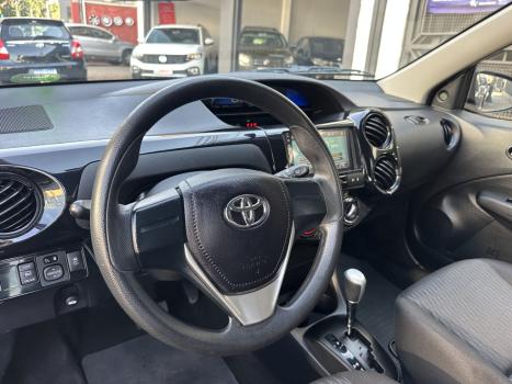 TOYOTA Etios Hatch 1.3 16V 4P FLEX X AUTOMTICO, Foto 9