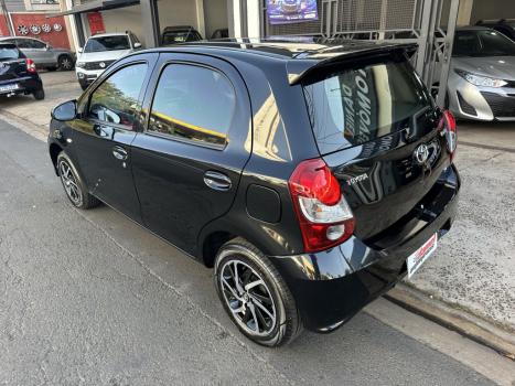 TOYOTA Etios Hatch 1.3 16V 4P FLEX X AUTOMTICO, Foto 6