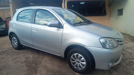 TOYOTA Etios Hatch 1.3 16V 4P FLEX X, Foto 3