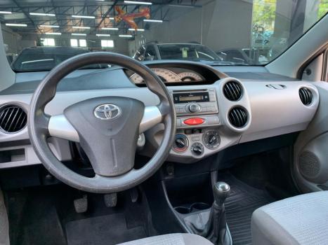 TOYOTA Etios Hatch 1.3 16V 4P FLEX XS, Foto 17