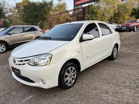 TOYOTA Etios Sedan 1.5 16V 4P FLEX X, Foto 2