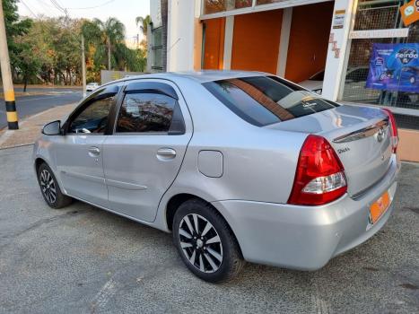 TOYOTA Etios Sedan 1.5 16V 4P FLEX PLATINUM, Foto 3