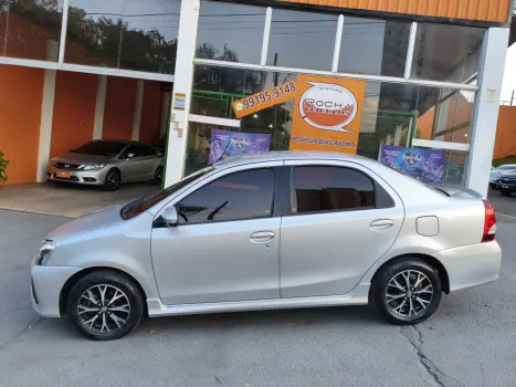 TOYOTA Etios Sedan 1.5 16V 4P FLEX PLATINUM AUTOMTICO, Foto 2