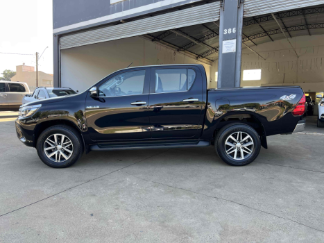 TOYOTA Hilux Caminhonete 2.8 16V SRX 4X4 TURBO DIESEL CABINE DUPLA AUTOMTICO, Foto 8