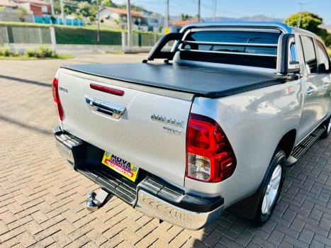 TOYOTA Hilux Caminhonete 2.7 16V 4P SRV FLEX CABINE DUPLA AUTOMTICO, Foto 6