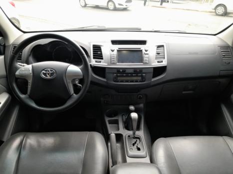 TOYOTA Hilux Caminhonete 3.0 4P 4X4 SRV TURBO DIESEL CABINE DUPLA AUTOMTICO, Foto 7