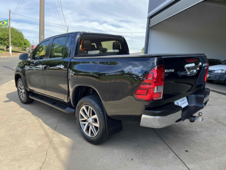 TOYOTA Hilux Caminhonete 2.8 16V SRX 4X4 TURBO DIESEL CABINE DUPLA AUTOMTICO, Foto 2