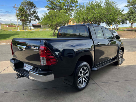 TOYOTA Hilux Caminhonete 2.8 16V SRX 4X4 TURBO DIESEL CABINE DUPLA AUTOMTICO, Foto 4