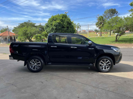 TOYOTA Hilux Caminhonete 2.8 16V SRX 4X4 TURBO DIESEL CABINE DUPLA AUTOMTICO, Foto 7