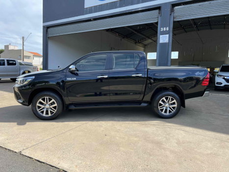 TOYOTA Hilux Caminhonete 2.8 16V SRX 4X4 TURBO DIESEL CABINE DUPLA AUTOMTICO, Foto 8