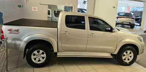 TOYOTA Hilux Caminhonete 3.0 4P 4X4 SRV TURBO DIESEL CABINE DUPLA AUTOMTICO, Foto 4