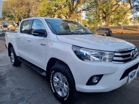 TOYOTA Hilux Caminhonete 2.8 16V 4P SR 4X4 DIESEL CABINE DUPLA AUTOMTICO, Foto 2