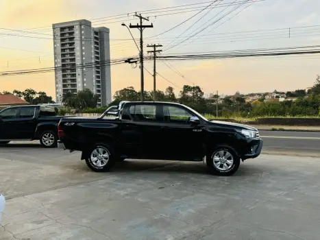 TOYOTA Hilux Caminhonete 2.8 16V SRV 4X4 DIESEL CABINE DUPLA AUTOMTICO, Foto 4