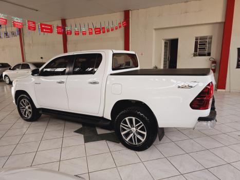 TOYOTA Hilux Caminhonete 2.8 16V SRX 4X4 TURBO DIESEL CABINE DUPLA AUTOMTICO, Foto 3