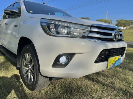 TOYOTA Hilux Caminhonete 2.8 16V SRX 4X4 TURBO DIESEL CABINE DUPLA AUTOMTICO, Foto 8