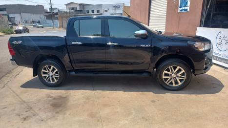 TOYOTA Hilux Caminhonete 2.8 16V SRV 4X4 DIESEL CABINE DUPLA AUTOMTICO, Foto 7