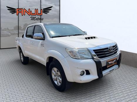 TOYOTA Hilux Caminhonete 3.0 4P 4X4 SRV TURBO DIESEL CABINE DUPLA AUTOMTICO, Foto 1