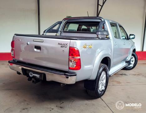 TOYOTA Hilux Caminhonete 2.7 16V 4P SRV FLEX 4X4  CABINE DUPLA AUTOMTICO, Foto 3