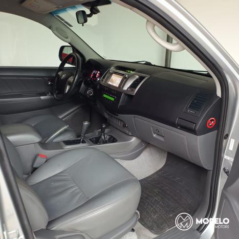 TOYOTA Hilux Caminhonete 2.7 16V 4P SRV FLEX 4X4  CABINE DUPLA AUTOMTICO, Foto 8